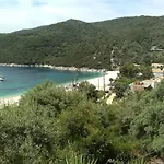 Vasilikos -green Poros Village * Mikros Gialos