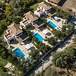 Villa Vasilikos -green Poros Village *