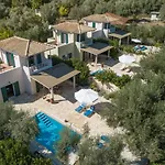 Vasilikos -green Poros Village * Mikros Gialos