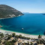 Vasilikos -green Poros Village * Mikros Gialos