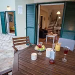Villa Vasilikos -green Poros Village