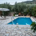 Vasilikos -green Poros Village Mikros Gialos