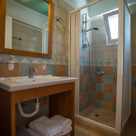 Villa Vasilikos -green Poros Village *