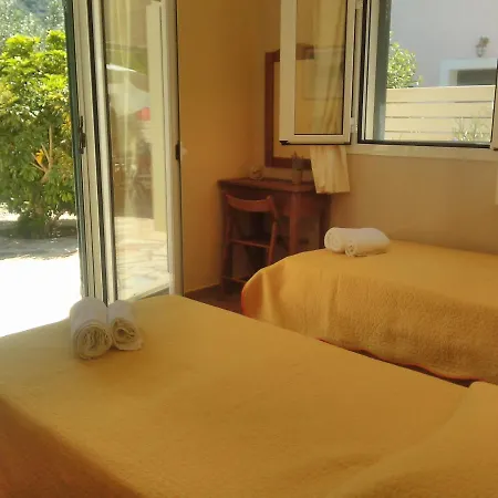 Vasilikos -green Poros Village Mikros Gialos