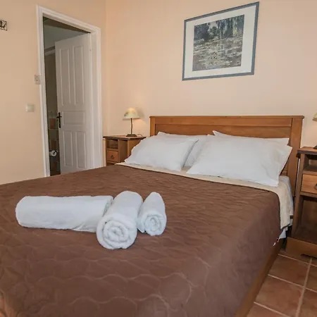 Willa Vasilikos -green Poros Village *