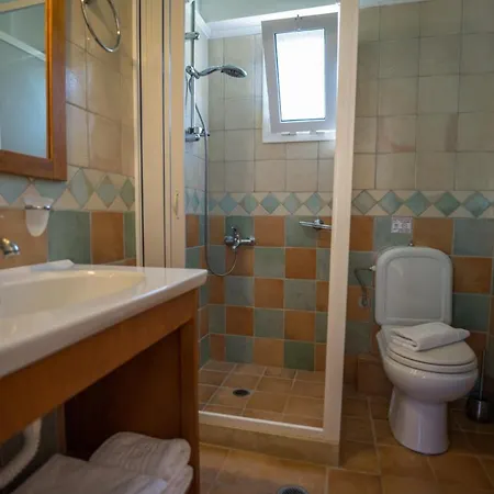 Vasilikos -green Poros Village